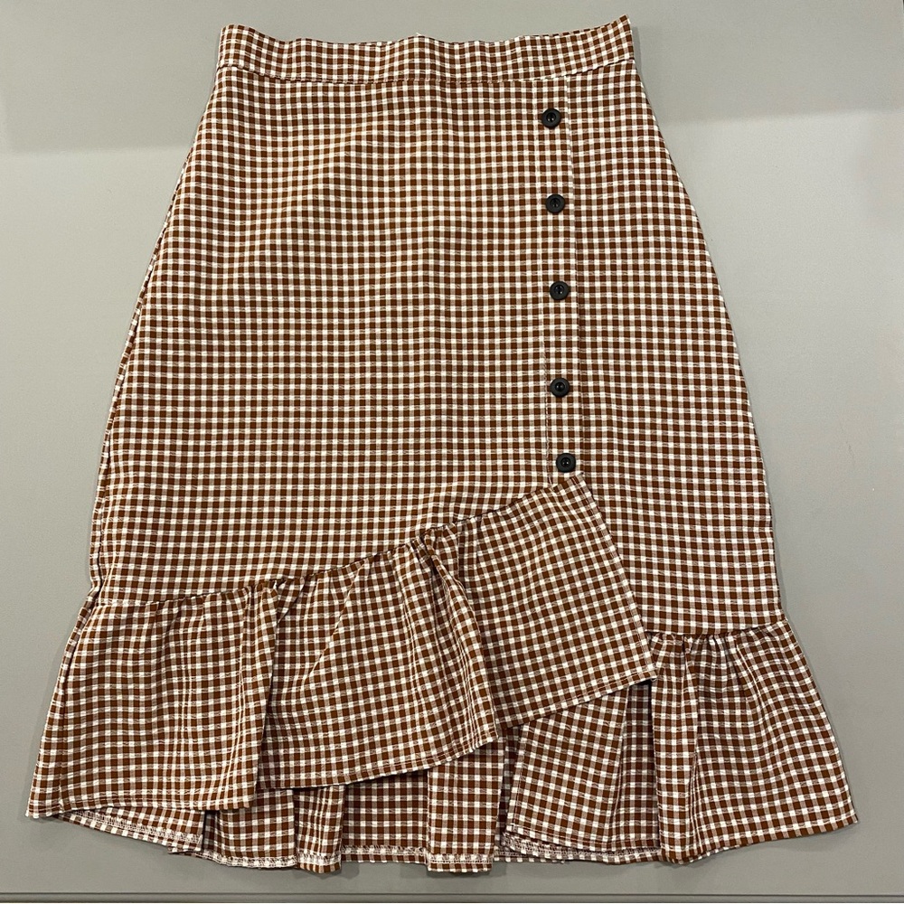 high waisted checkered skirt a-symmetrical detail